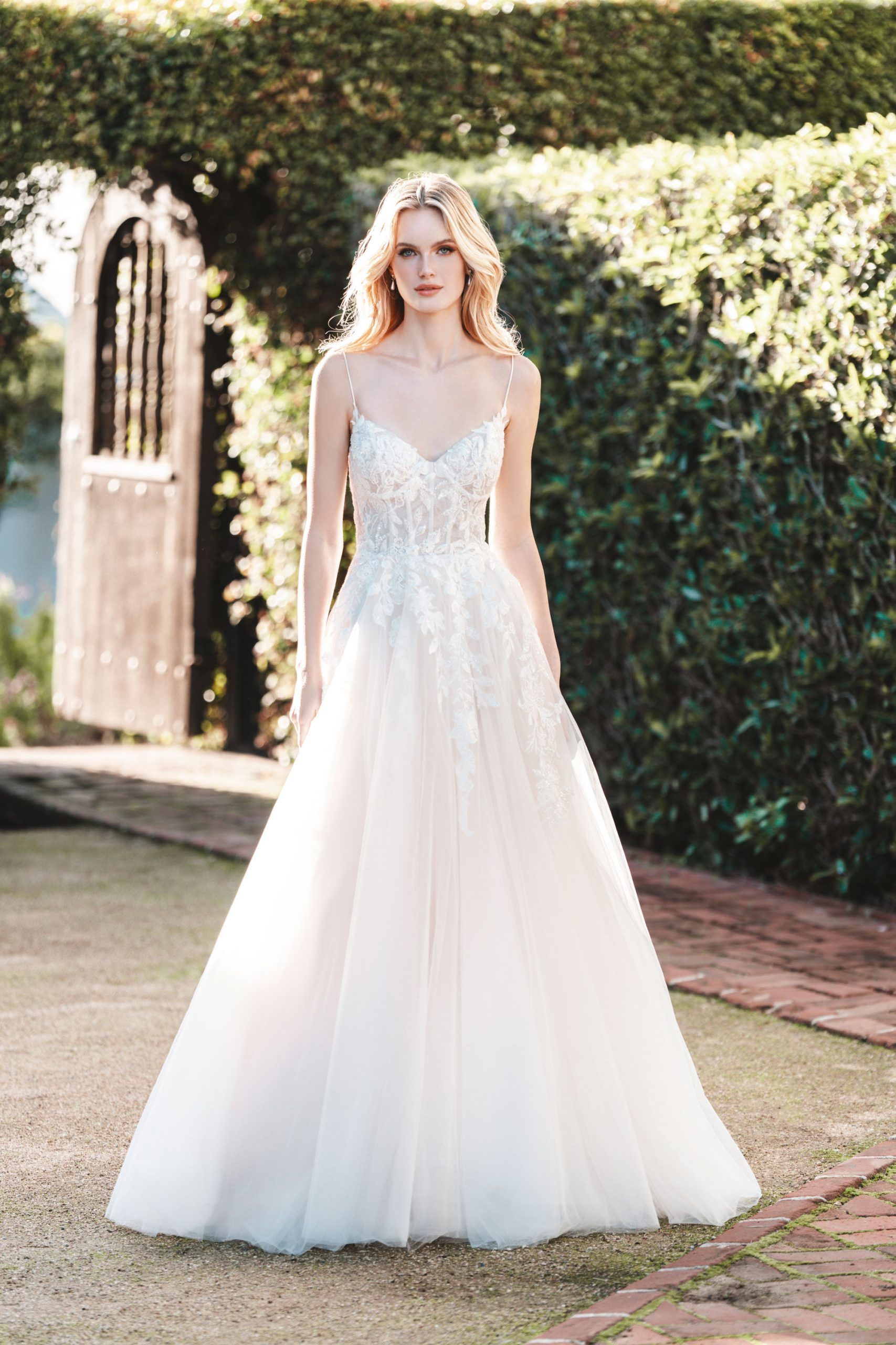 Romance by Allure Wedding Dress Collection - Allure Romance R3761