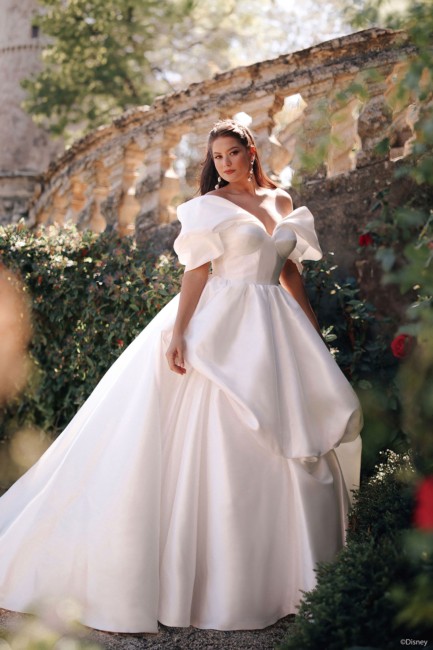 Belle d432 wedding dress outdoors 2